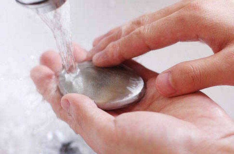 Stålsåpe - fjerner vond lukt fra hender